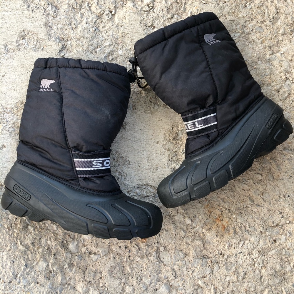 Boys Sorel pull on winter boots